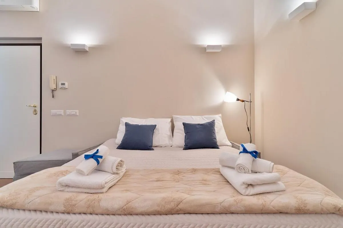 Clima-Netflix-Wifi-Garage - Garden Suite Rome Apartment