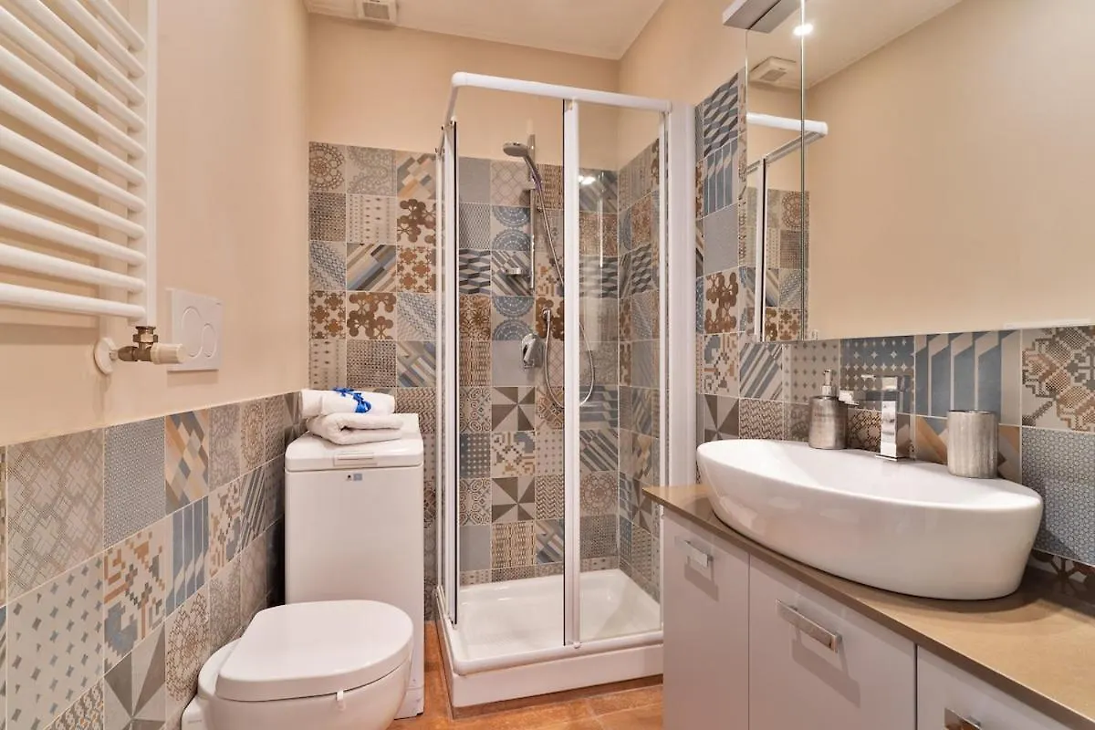 Clima-Netflix-Wifi-Garage - Garden Suite Rome Apartment