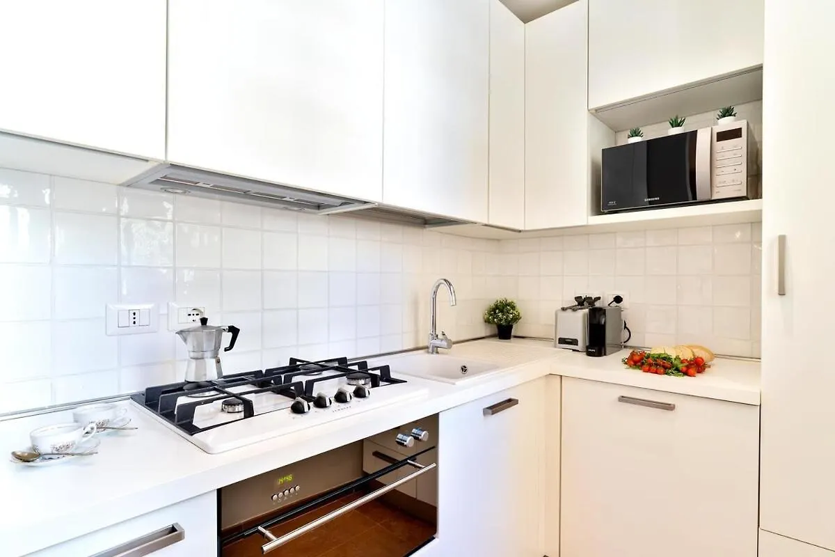 Clima-Netflix-Wifi-Garage - Garden Suite Rome Italy